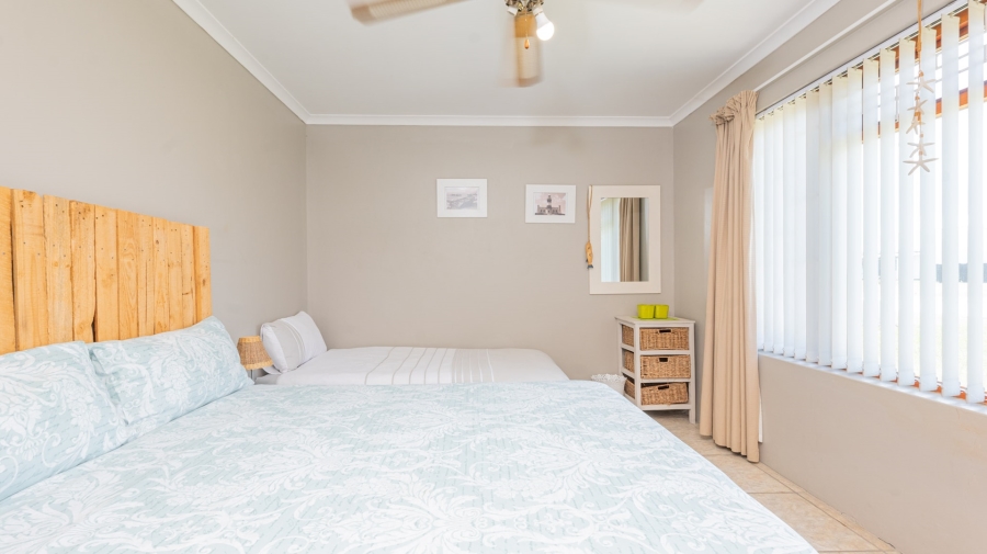 4 Bedroom Property for Sale in Struisbaai Western Cape